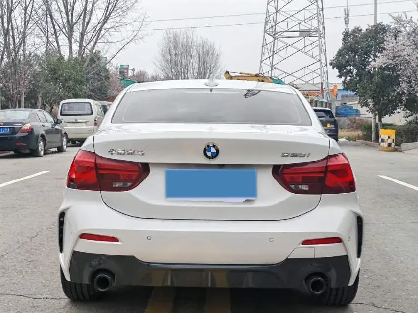2023 BMW 1 Series 1.5T 136HP L3 7DCT,autocango,china used car exporter,china ev exporter,chinese used car exporter,chinese used ev exporter