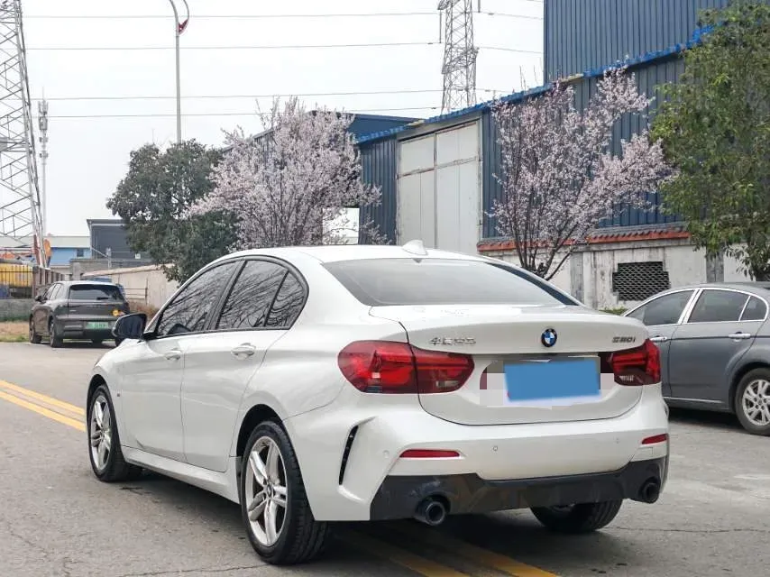 2023 BMW 1 Series 1.5T 136HP L3 7DCT,autocango,china used car exporter,china ev exporter,chinese used car exporter,chinese used ev exporter