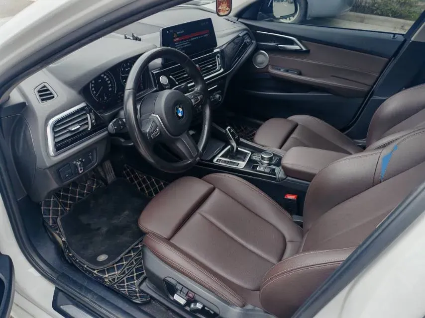 2023 BMW 1 Series 1.5T 136HP L3 7DCT,autocango,china used car exporter,china ev exporter,chinese used car exporter,chinese used ev exporter