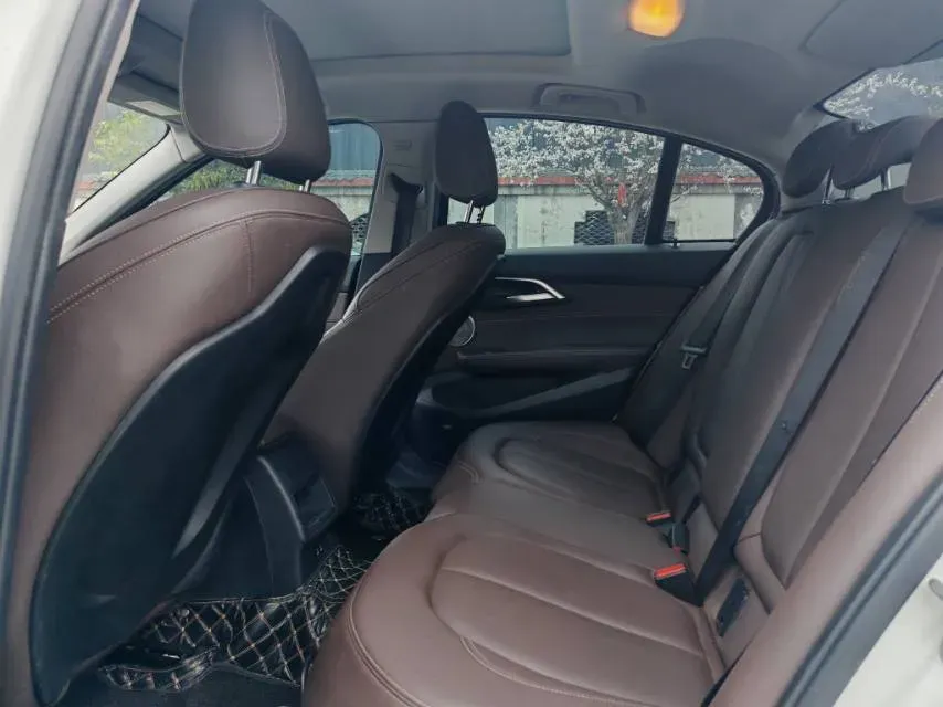 2023 BMW 1 Series 1.5T 136HP L3 7DCT,autocango,china used car exporter,china ev exporter,chinese used car exporter,chinese used ev exporter