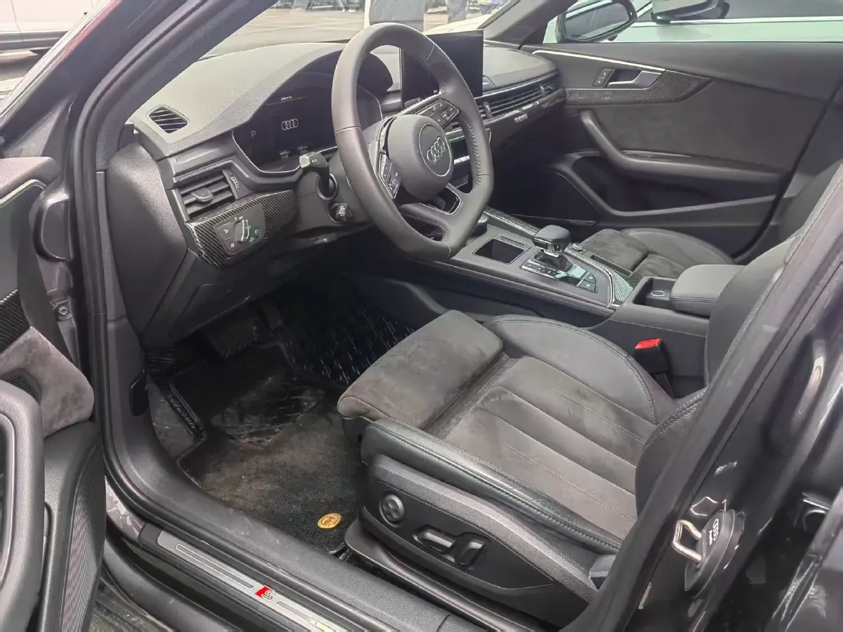 2020 Audi A4L 2.0T 252HP L4 7DCT,autocango,china used car exporter,china ev exporter,chinese used car exporter,chinese used ev exporter