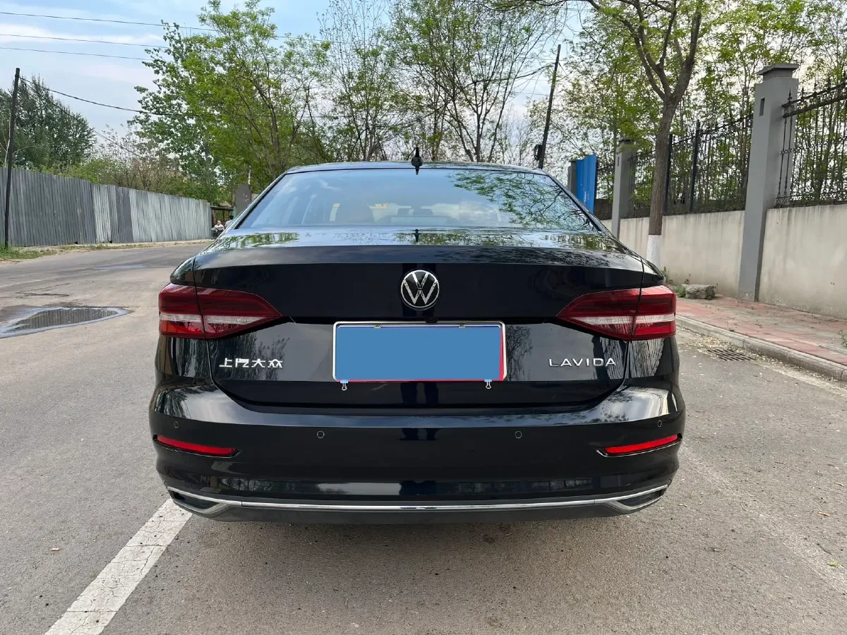 2022 Bestune B70 2.0T 224HP L4 6AT,autocango,china used car exporter,china ev exporter,chinese used car exporter,chinese used ev exporter