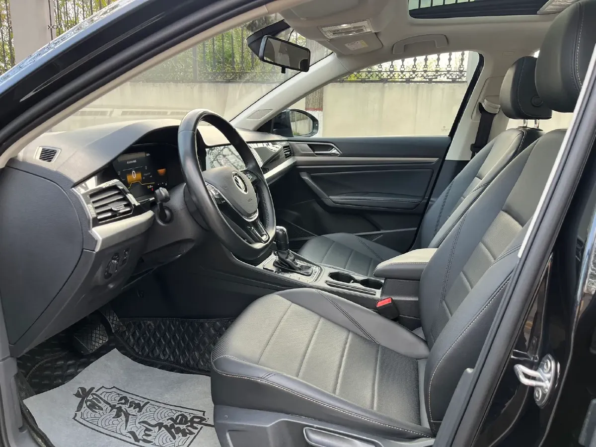 2022 Bestune B70 2.0T 224HP L4 6AT,autocango,china used car exporter,china ev exporter,chinese used car exporter,chinese used ev exporter