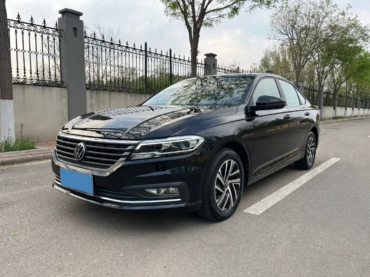 2022 Bestune B70 2.0T 224HP L4 6AT,autocango,china used car exporter,china ev exporter,chinese used car exporter,chinese used ev exporter