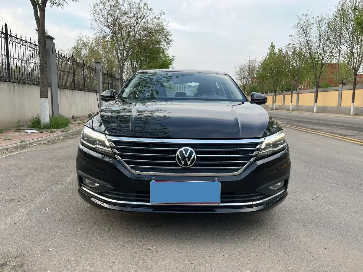 2022 Bestune B70 2.0T 224HP L4 6AT,autocango,china used car exporter,china ev exporter,chinese used car exporter,chinese used ev exporter