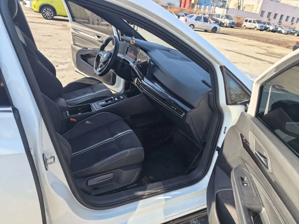 2023 Volkswagen Golf 1.4T 150HP L4 7DCT,autocango,china used car exporter,china ev exporter,chinese used car exporter,chinese used ev exporter