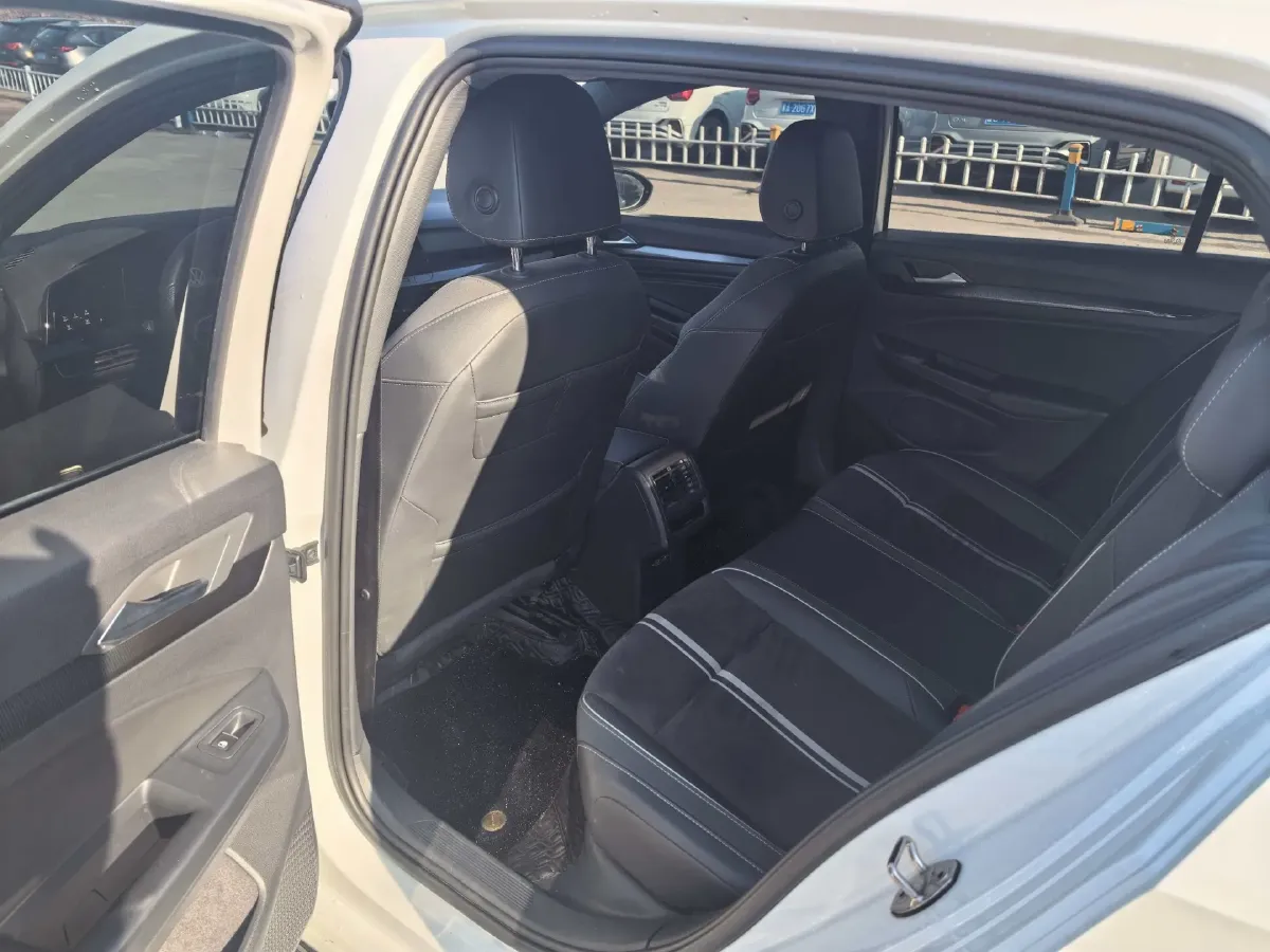 2023 Volkswagen Golf 1.4T 150HP L4 7DCT,autocango,china used car exporter,china ev exporter,chinese used car exporter,chinese used ev exporter