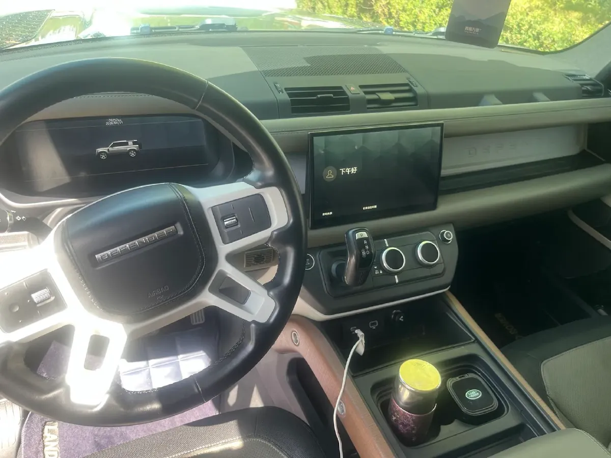 2022 Land Rover Defender 3.0T 400HP L6 8AT,autocango,china used car exporter,china ev exporter,chinese used car exporter,chinese used ev exporter