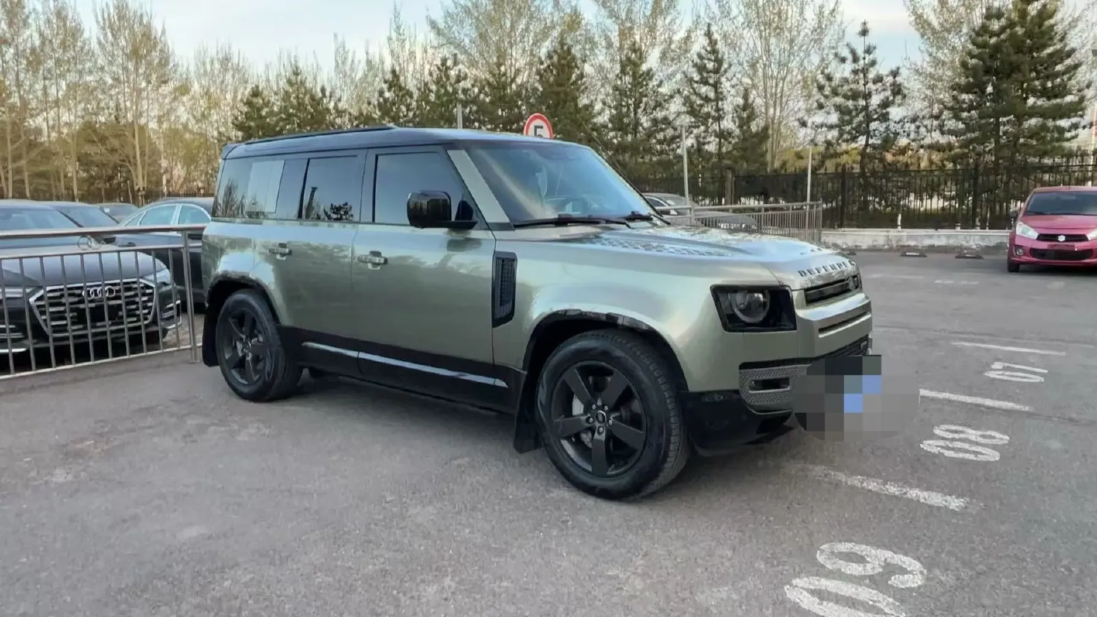 2022 Land Rover Defender 3.0T 400HP L6 8AT,autocango,china used car exporter,china ev exporter,chinese used car exporter,chinese used ev exporter