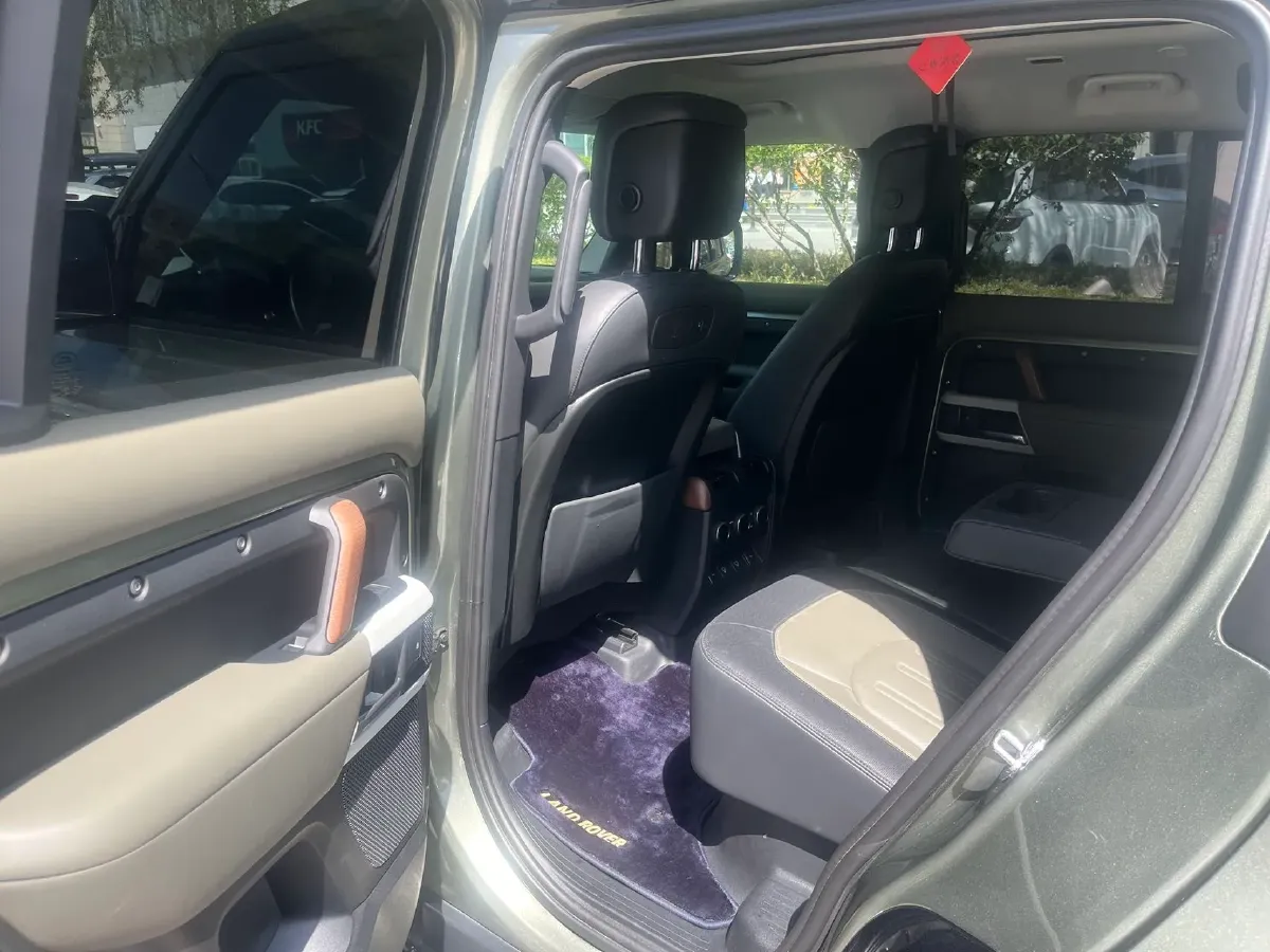 2022 Land Rover Defender 3.0T 400HP L6 8AT,autocango,china used car exporter,china ev exporter,chinese used car exporter,chinese used ev exporter