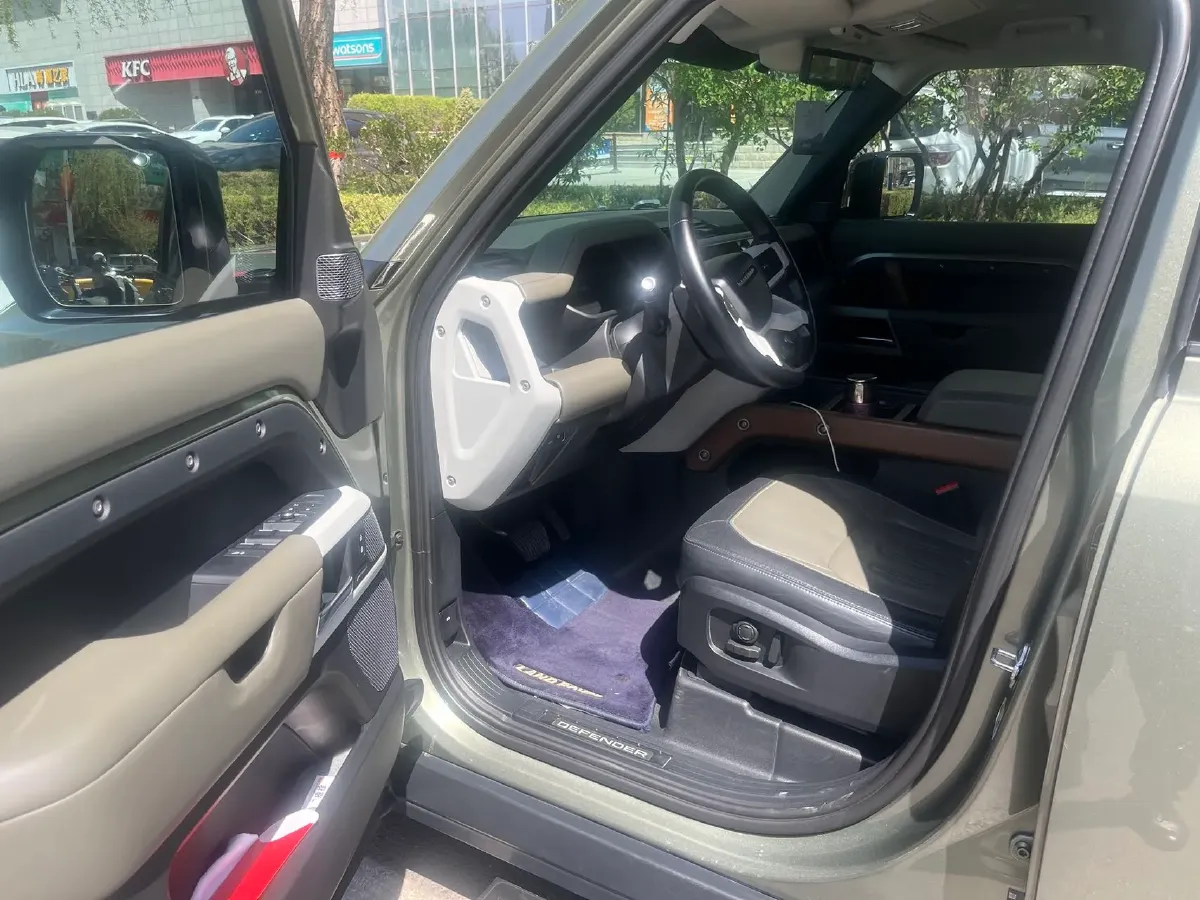 2022 Land Rover Defender 3.0T 400HP L6 8AT,autocango,china used car exporter,china ev exporter,chinese used car exporter,chinese used ev exporter