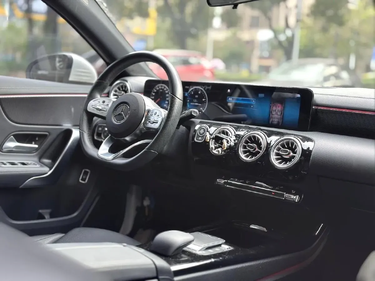 2022 Mercedes-Benz A Class 1.3T 163HP L4 7DCT,autocango,china used car exporter,china ev exporter,chinese used car exporter,chinese used ev exporter