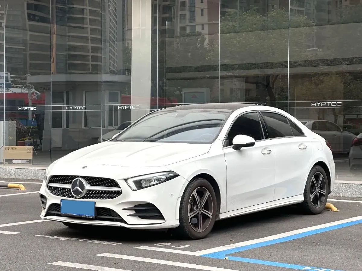 2022 Mercedes-Benz A Class 1.3T 163HP L4 7DCT,autocango,china used car exporter,china ev exporter,chinese used car exporter,chinese used ev exporter
