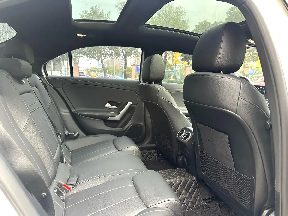 2022 Mercedes-Benz A Class 1.3T 163HP L4 7DCT,autocango,china used car exporter,china ev exporter,chinese used car exporter,chinese used ev exporter