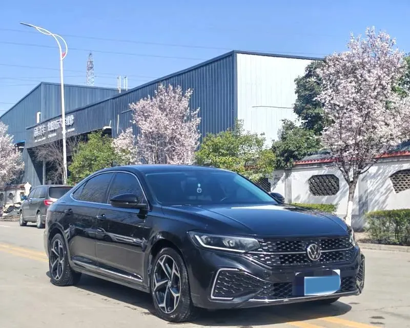 2023 Volkswagen Passat 2.0T 186HP L4 7DCT,autocango,china used car exporter,china ev exporter,chinese used car exporter,chinese used ev exporter