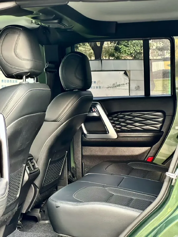 2018 Beijing BJ40 2.3T 250HP L4 6AT,autocango,china used car exporter,china ev exporter,chinese used car exporter,chinese used ev exporter