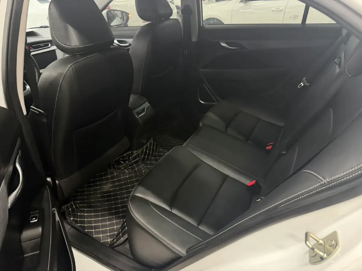 2021 BaoJun 530 1.5T 147HP L4 CVT,autocango,china used car exporter,china ev exporter,chinese used car exporter,chinese used ev exporter