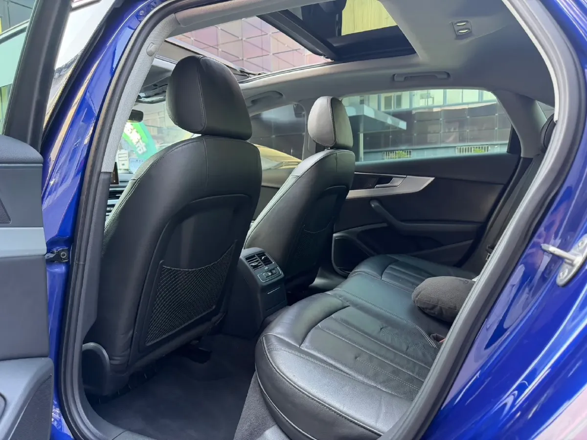 2019 Audi A4L 2.0T 190HP L4 7DCT,autocango,china used car exporter,china ev exporter,chinese used car exporter,chinese used ev exporter