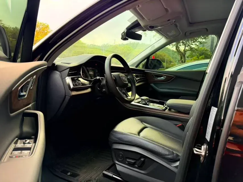 2022 Volkswagen Touareg 3.0T 340HP V6 8AT,autocango,china used car exporter,china ev exporter,chinese used car exporter,chinese used ev exporter