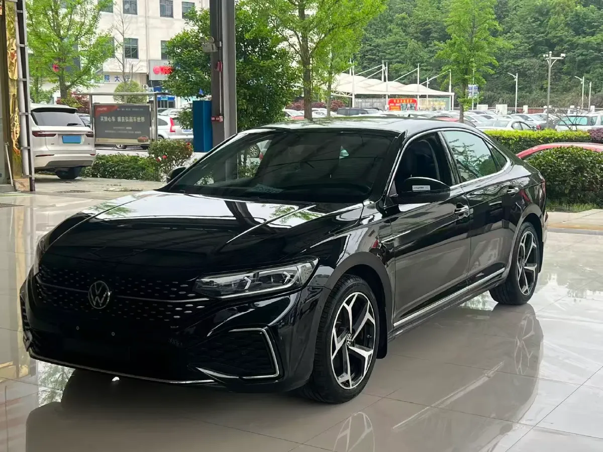 2023 Volkswagen Passat 2.0T 186HP L4 7DCT,autocango,china used car exporter,china ev exporter,chinese used car exporter,chinese used ev exporter