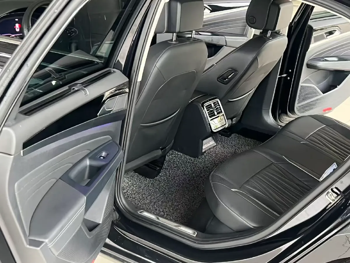 2023 Volkswagen Passat 2.0T 186HP L4 7DCT,autocango,china used car exporter,china ev exporter,chinese used car exporter,chinese used ev exporter