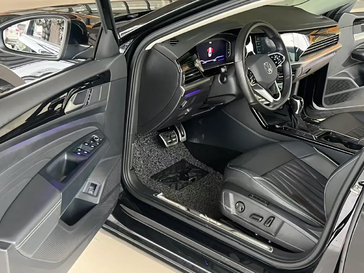 2023 Volkswagen Passat 2.0T 186HP L4 7DCT,autocango,china used car exporter,china ev exporter,chinese used car exporter,chinese used ev exporter