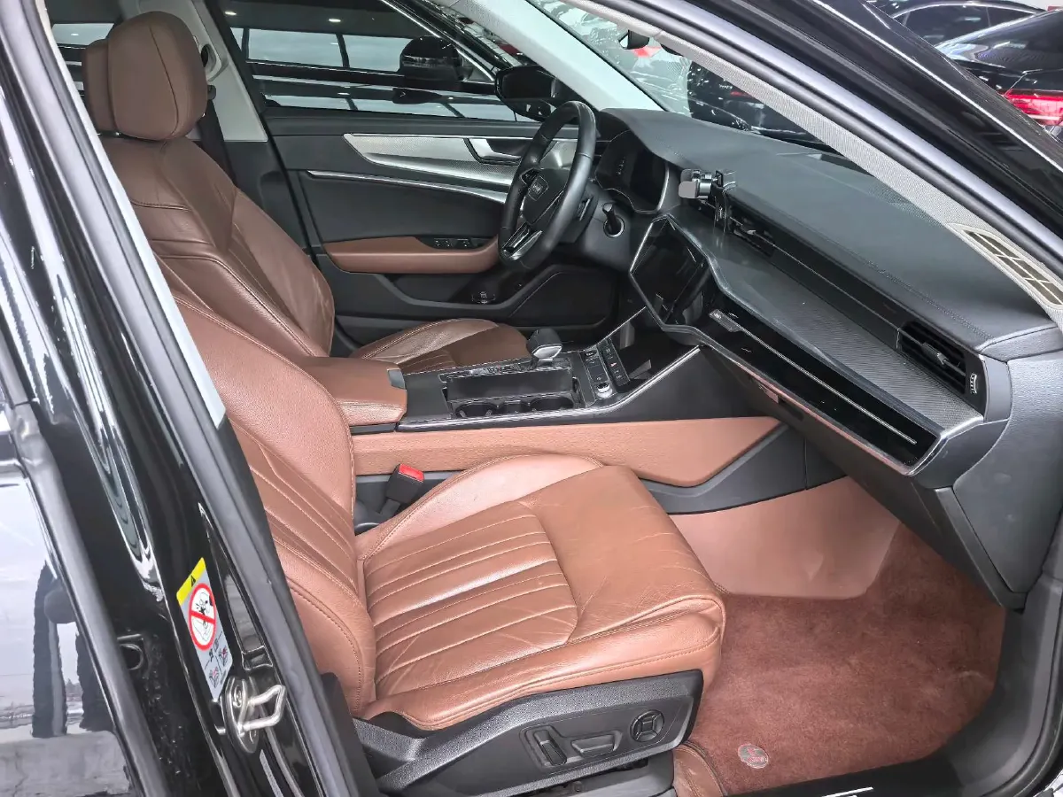 2020 Audi A6L 2.0T 224HP L4 7DCT,autocango,china used car exporter,china ev exporter,chinese used car exporter,chinese used ev exporter