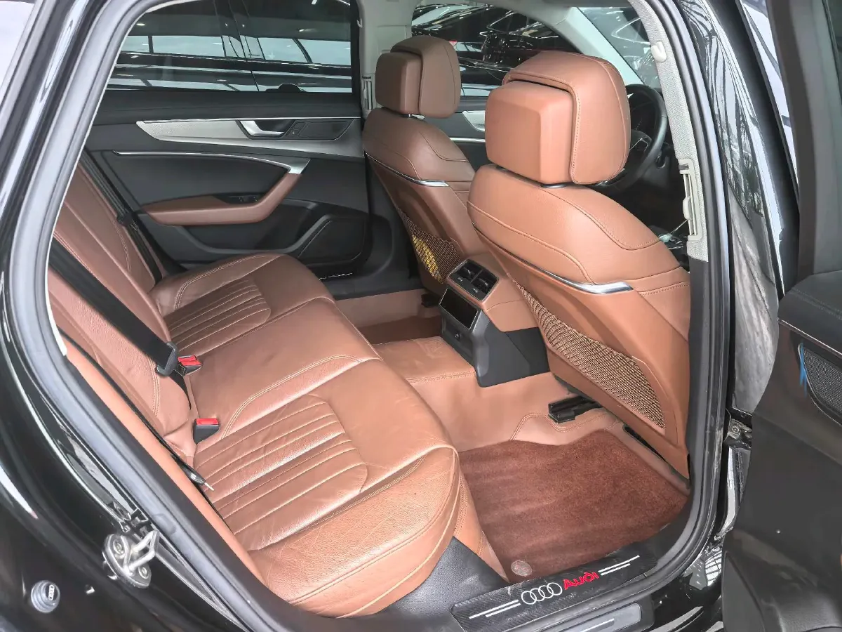 2020 Audi A6L 2.0T 224HP L4 7DCT,autocango,china used car exporter,china ev exporter,chinese used car exporter,chinese used ev exporter