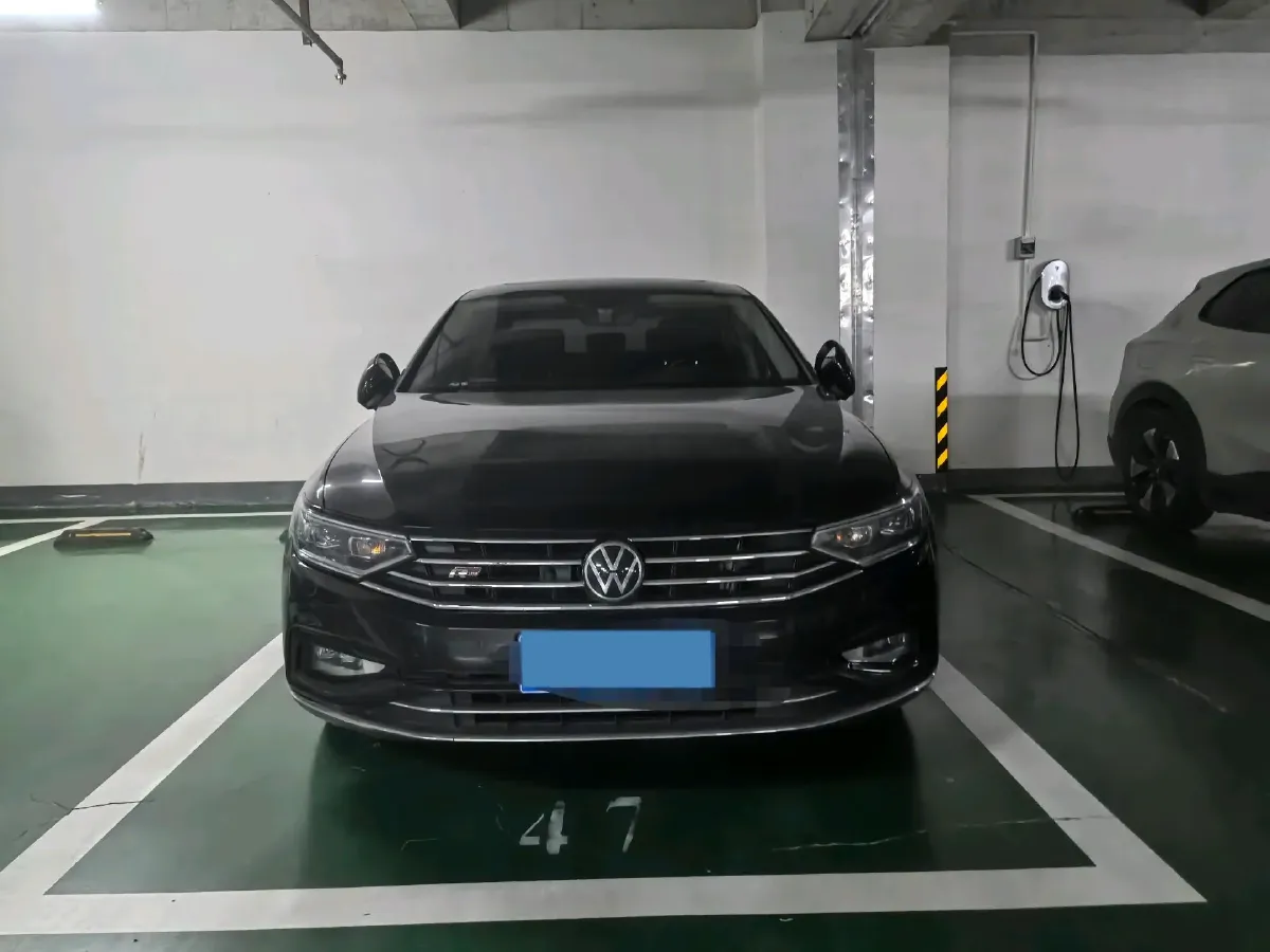 2020 Volkswagen Magotan 2.0T 186HP L4 7DCT,autocango,china used car exporter,china ev exporter,chinese used car exporter,chinese used ev exporter