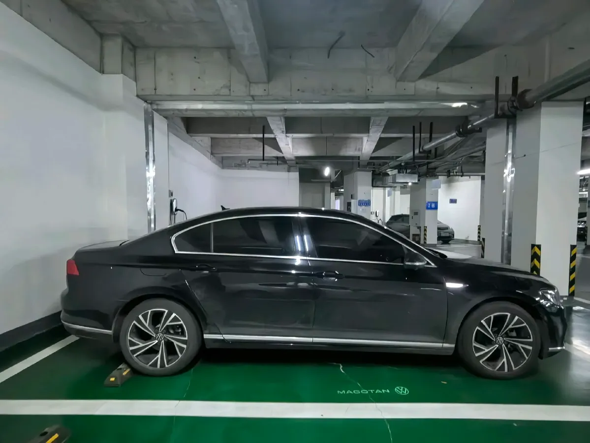 2020 Volkswagen Magotan 2.0T 186HP L4 7DCT,autocango,china used car exporter,china ev exporter,chinese used car exporter,chinese used ev exporter