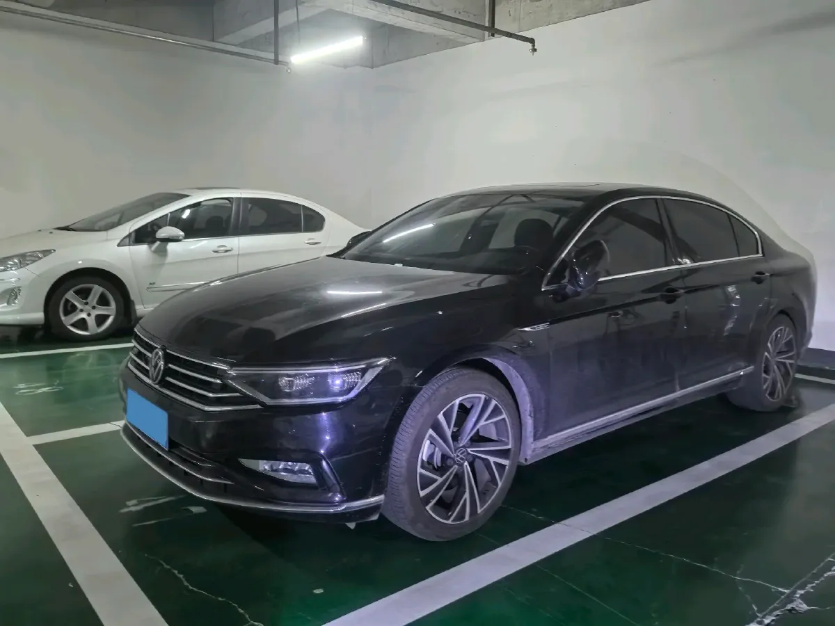 2020 Volkswagen Magotan 2.0T 186HP L4 7DCT,autocango,china used car exporter,china ev exporter,chinese used car exporter,chinese used ev exporter