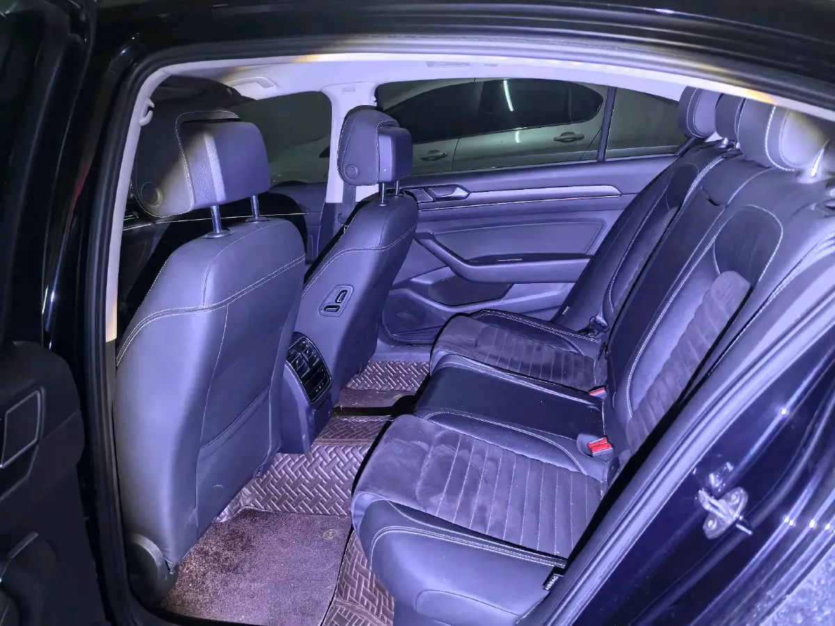 2020 Volkswagen Magotan 2.0T 186HP L4 7DCT,autocango,china used car exporter,china ev exporter,chinese used car exporter,chinese used ev exporter