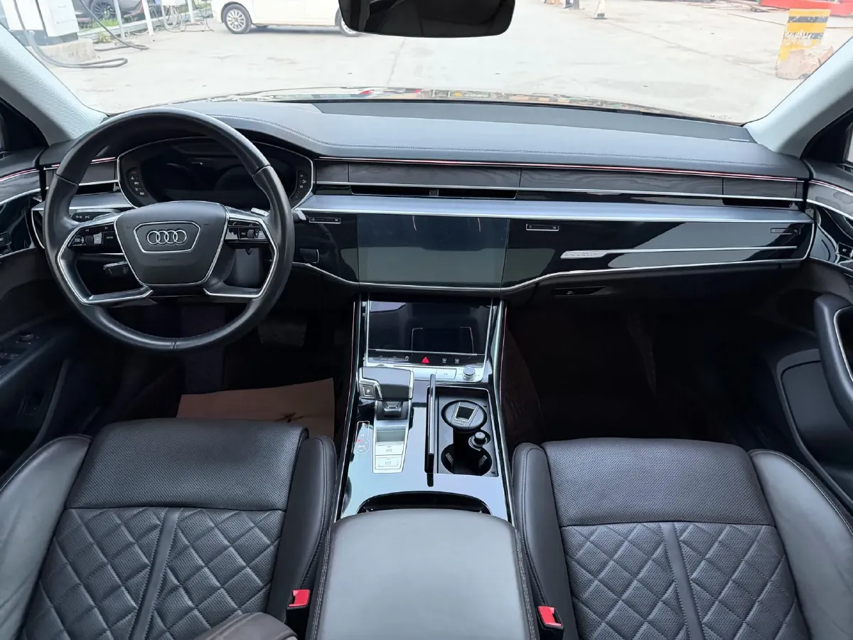 2022 Audi A8 3.0T 286HP V6 8AT,autocango,china used car exporter,china ev exporter,chinese used car exporter,chinese used ev exporter