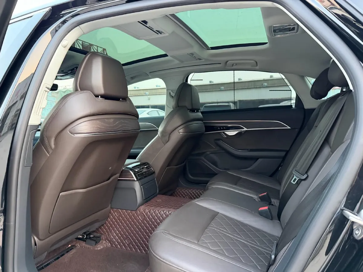 2022 Audi A8 3.0T 286HP V6 8AT,autocango,china used car exporter,china ev exporter,chinese used car exporter,chinese used ev exporter