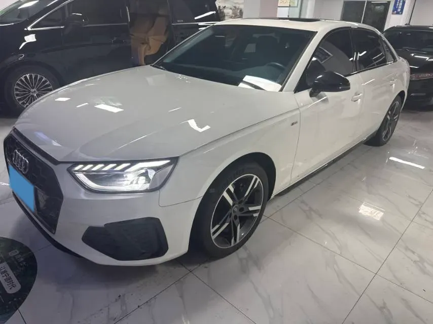 2022 Audi A4L 2.0T 190HP L4 7DCT,autocango,china used car exporter,china ev exporter,chinese used car exporter,chinese used ev exporter