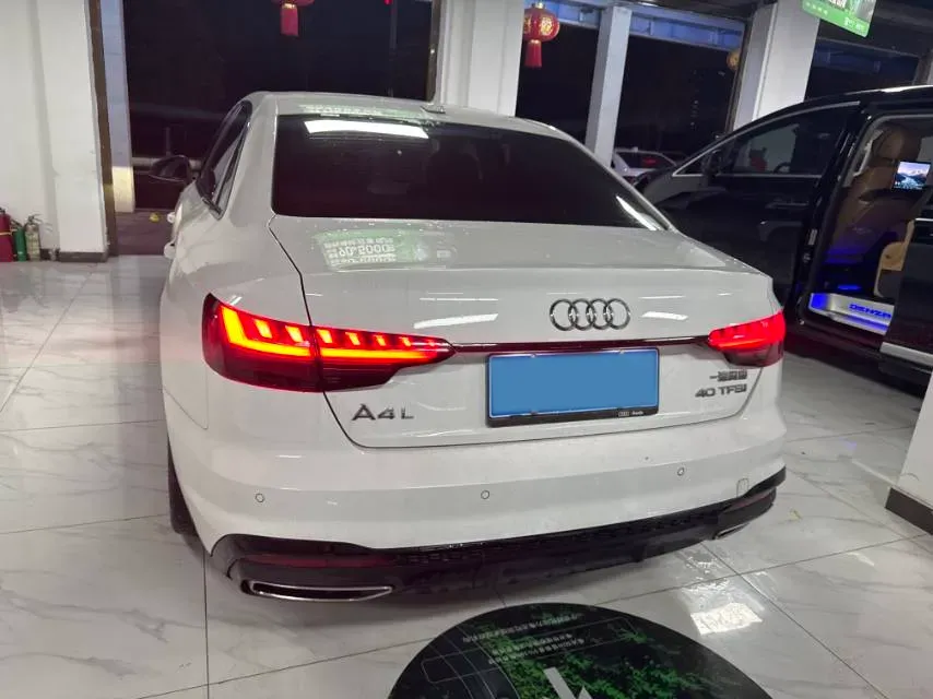 2022 Audi A4L 2.0T 190HP L4 7DCT,autocango,china used car exporter,china ev exporter,chinese used car exporter,chinese used ev exporter
