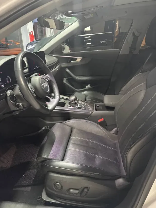 2022 Audi A4L 2.0T 190HP L4 7DCT,autocango,china used car exporter,china ev exporter,chinese used car exporter,chinese used ev exporter