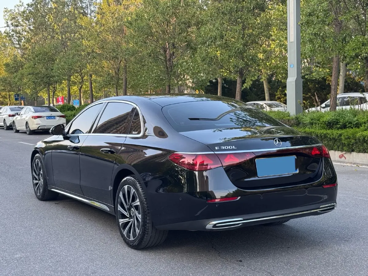 2025 Mercedes-Benz E Class 2.0T 258HP L4 9AT,autocango,china used car exporter,china ev exporter,chinese used car exporter,chinese used ev exporter