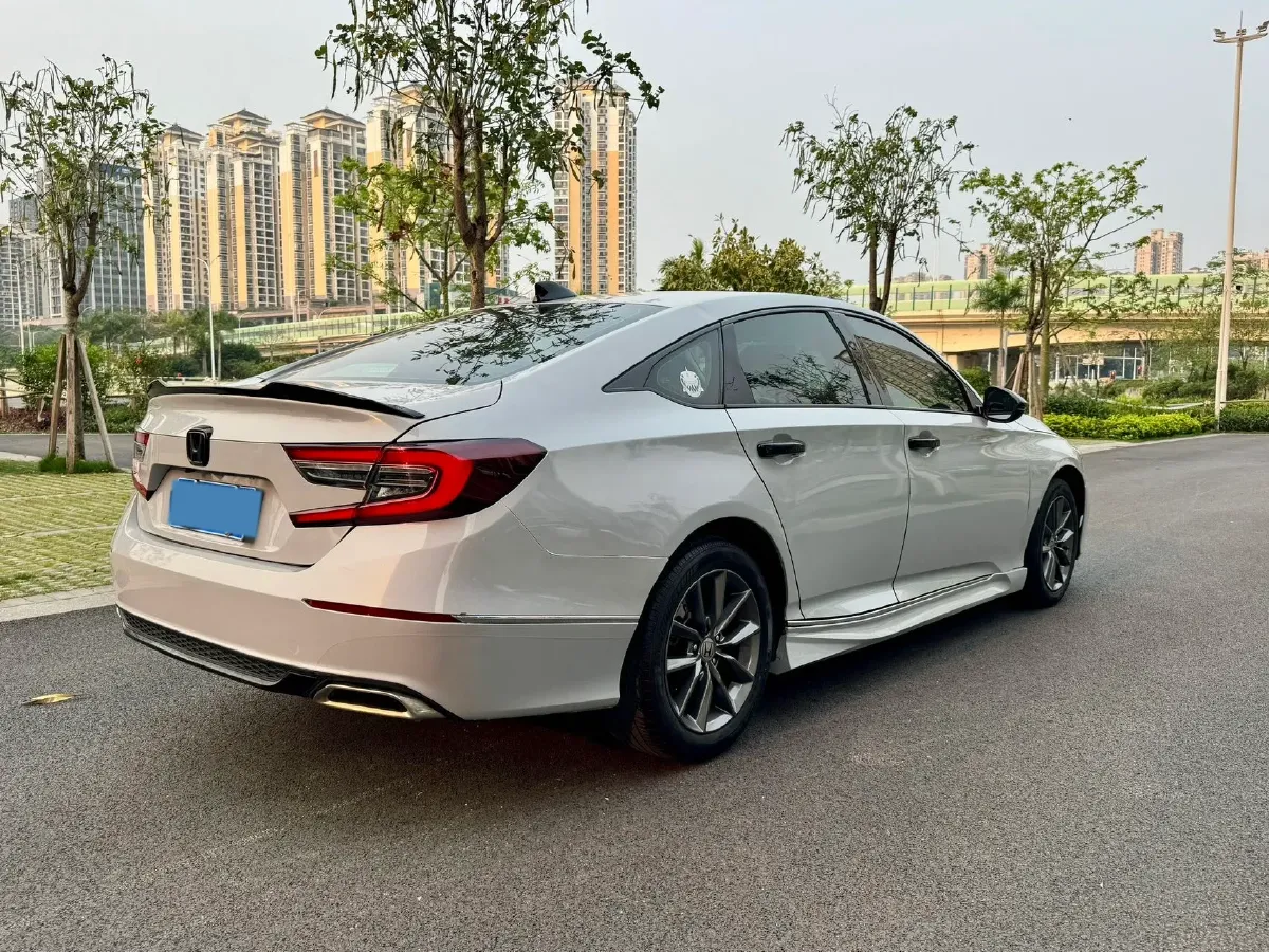 2022 Honda Accord 1.5T 194HP L4 CVT,autocango,china used car exporter,china ev exporter,chinese used car exporter,chinese used ev exporter