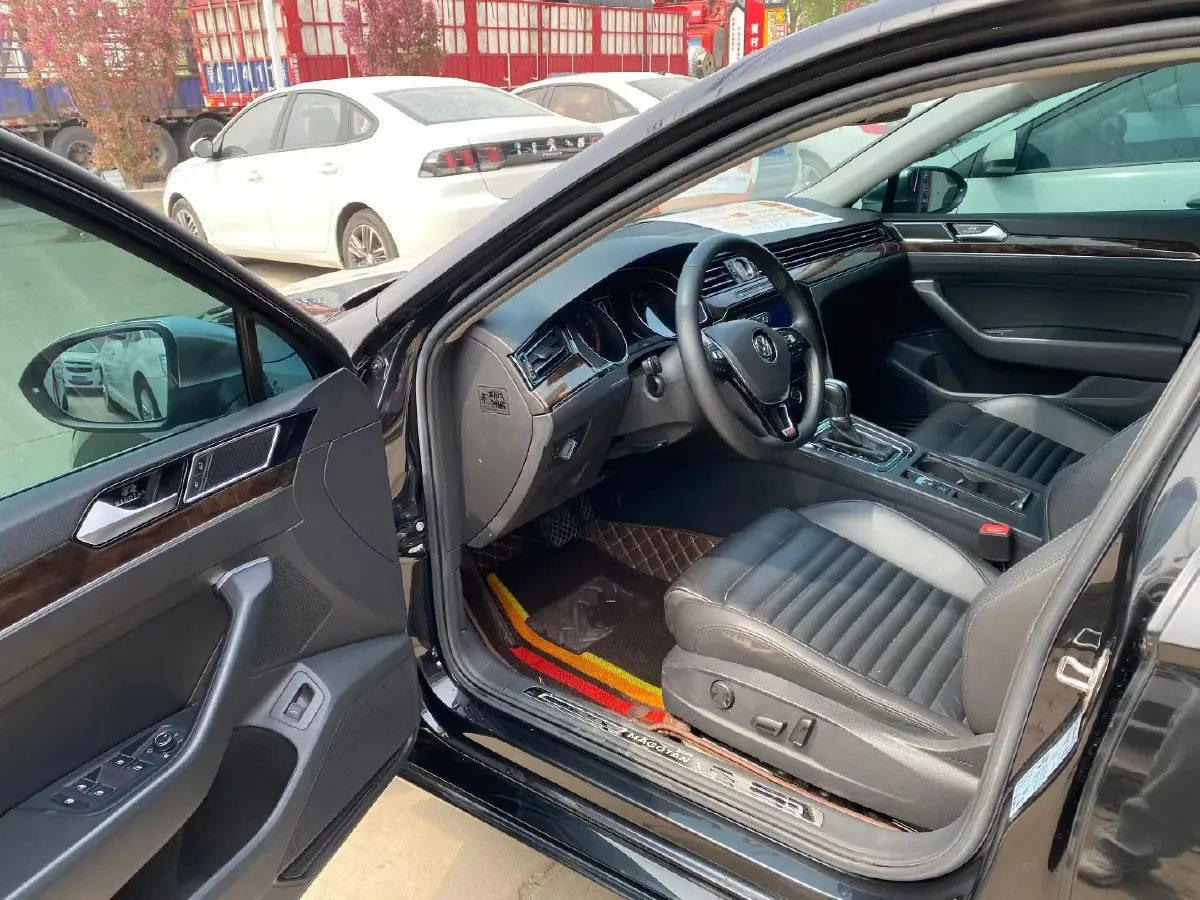 2019 Volkswagen Magotan 2.0T 186HP L4 7DCT,autocango,china used car exporter,china ev exporter,chinese used car exporter,chinese used ev exporter