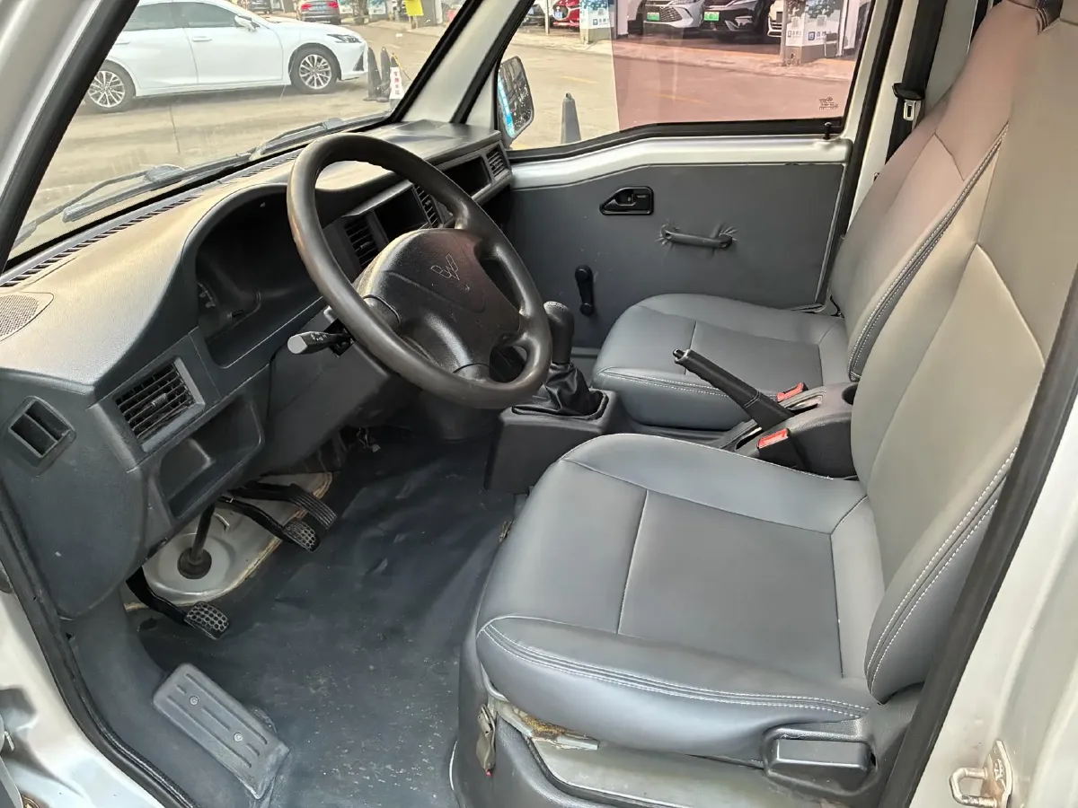 2015 WuLing ZhiGuang 1.2L 82HP L4 5MT,autocango,china used car exporter,china ev exporter,chinese used car exporter,chinese used ev exporter