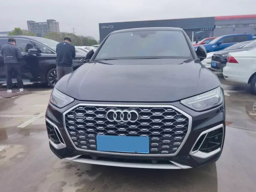 2021 Audi Q5L Sportback 2.0T 190HP L4 7DCT,autocango,china used car exporter,china ev exporter,chinese used car exporter,chinese used ev exporter