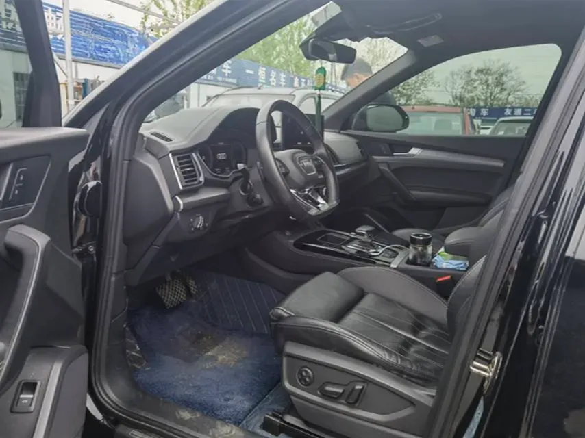 2021 Audi Q5L Sportback 2.0T 190HP L4 7DCT,autocango,china used car exporter,china ev exporter,chinese used car exporter,chinese used ev exporter