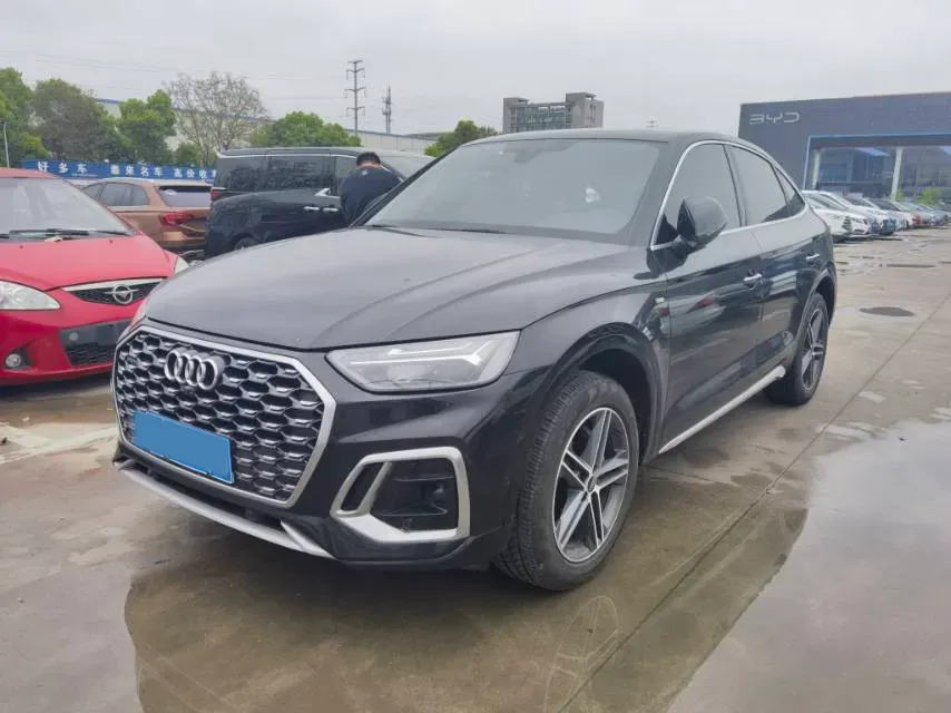 2021 Audi Q5L Sportback 2.0T 190HP L4 7DCT,autocango,china used car exporter,china ev exporter,chinese used car exporter,chinese used ev exporter