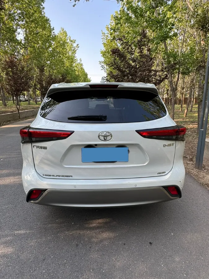 2022 Toyota Highlander 2.0T 248HP L4 8AT,autocango,china used car exporter,china ev exporter,chinese used car exporter,chinese used ev exporter