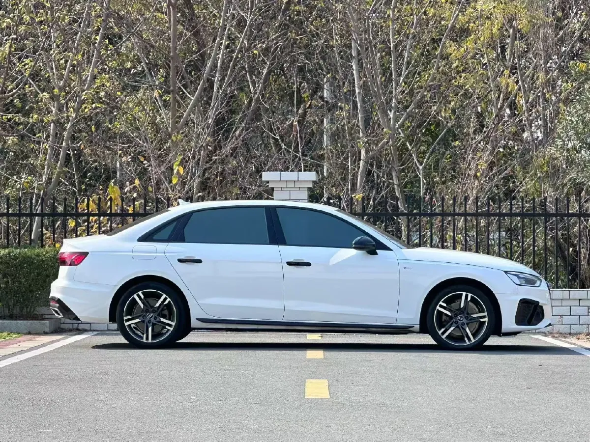 2020 Audi A4L 2.0T 190HP L4 7DCT,autocango,china used car exporter,china ev exporter,chinese used car exporter,chinese used ev exporter