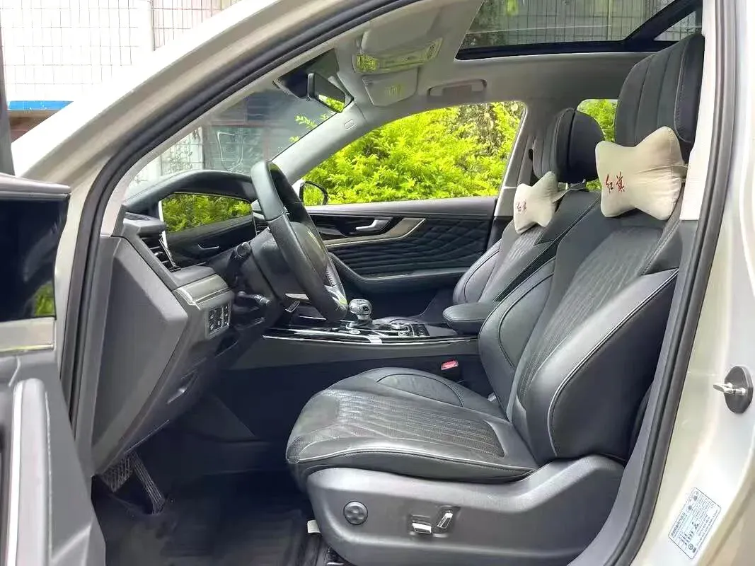 2022 HongQi HS5 2.0T 224HP L4 6AT,autocango,china used car exporter,china ev exporter,chinese used car exporter,chinese used ev exporter