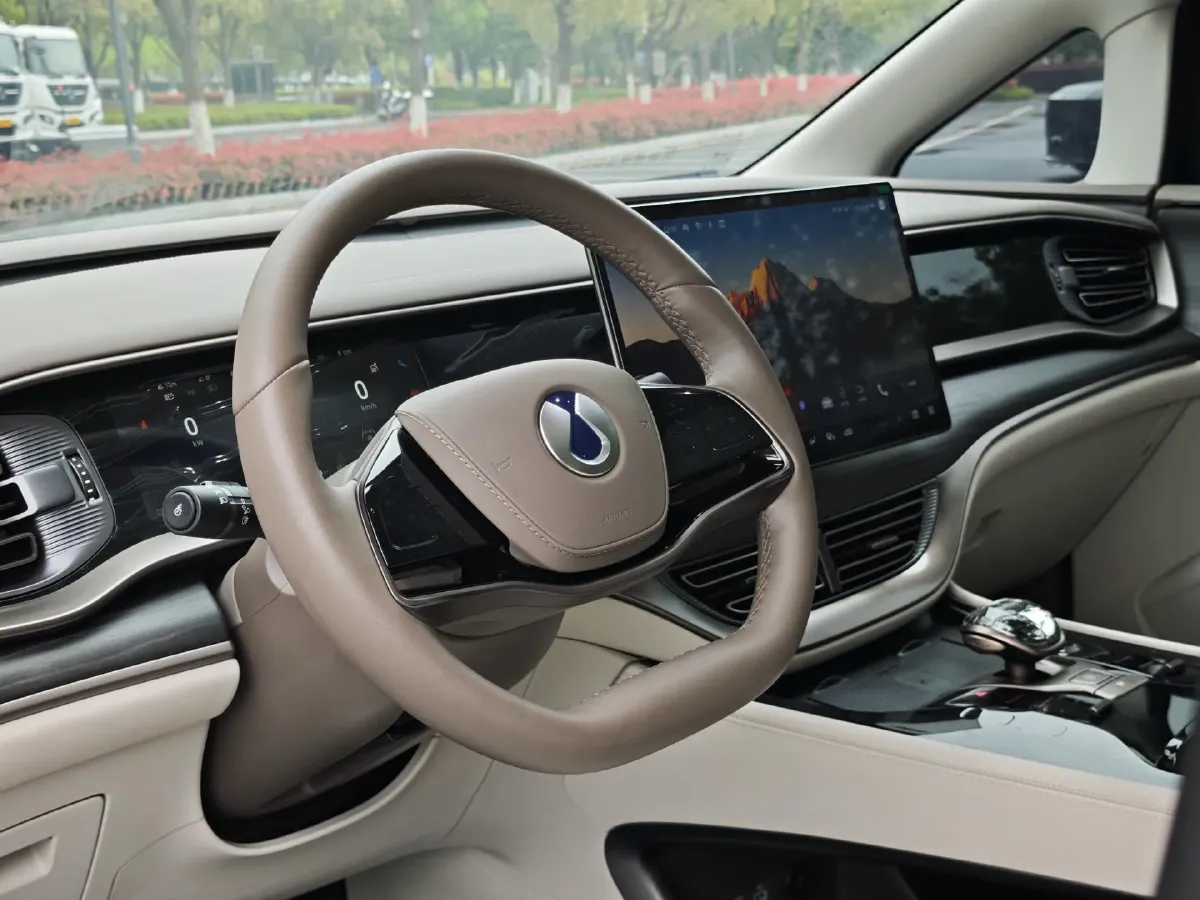 2022 Mercedes-Benz GLC Class 2.0T 197HP L4 9AT,autocango,china used car exporter,china ev exporter,chinese used car exporter,chinese used ev exporter