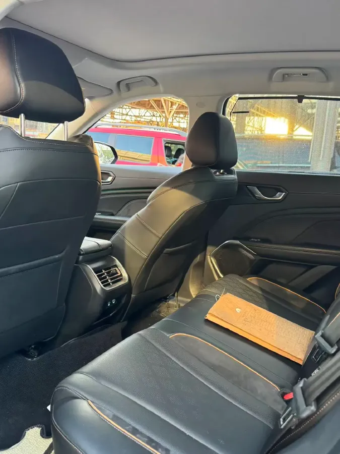 2022 WEY Latte 1.5T 156HP L4 2DHT PHEV 34KWH,autocango,china used car exporter,china ev exporter,chinese used car exporter,chinese used ev exporter