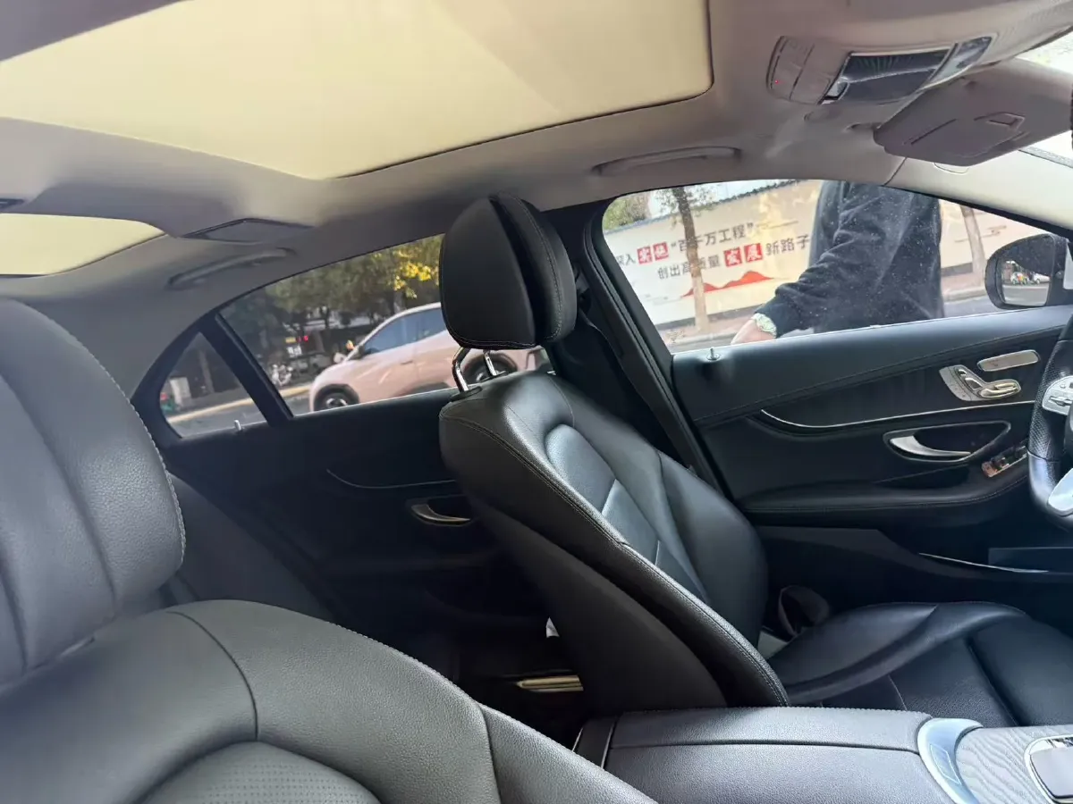 2020 Mercedes-Benz C Class 1.5T 184HP L4 9AT,autocango,china used car exporter,china ev exporter,chinese used car exporter,chinese used ev exporter